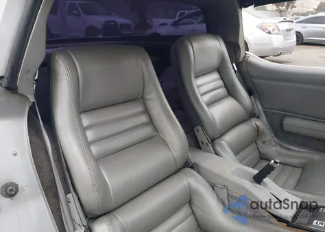 1981 Chevrolet Corvette from USA, damaged, VIN 1G1AY876XBS408530